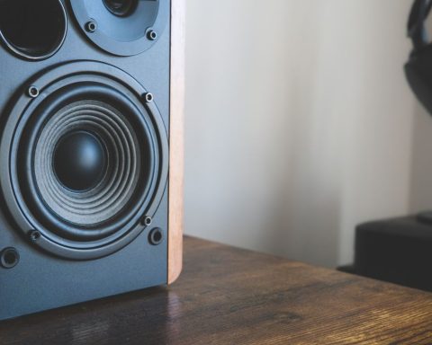 Hoe vloerstaande speakers onderdeel worden van uw interieur